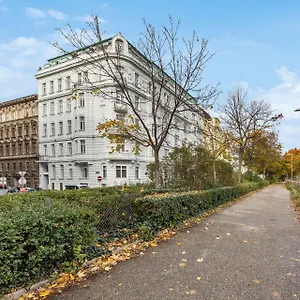 Limehome Rossauer Laende Вена